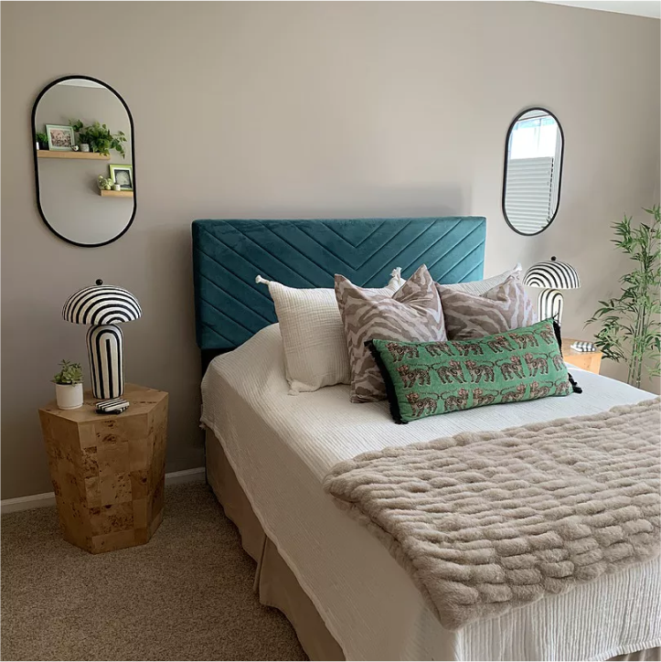 Warm Ambient Glow The natural linen fabric shade gently diffuses light, creating a warm and soothing glow—ideal for reading, unwinding, or creating a relaxed bedroom atmosphere.